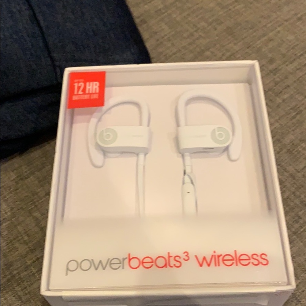 BRAND NEW POWERBEATS!! BUY QUICK